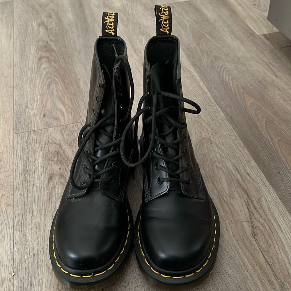 Dr. Martens - size 7 like new